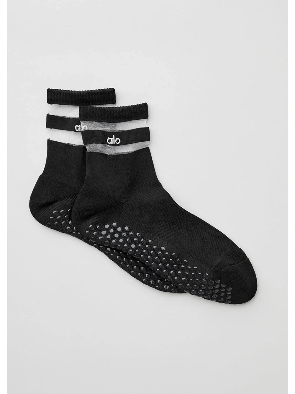 ALO Yoga Woman’s Pulse Grip Socks